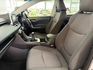 Toyota RAV4 2.0 GX - Image 7