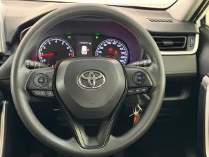 Toyota RAV4 2.0 GX - Image 8