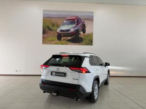 Toyota RAV4 2.0 GX - Image 2