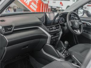 Toyota Urban Cruiser 1.5 XR manual - Image 7
