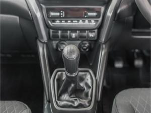 Toyota Urban Cruiser 1.5 XR manual - Image 9