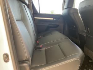 Toyota Hilux 2.8GD-6 double cab 4x4 Raider auto - Image 18