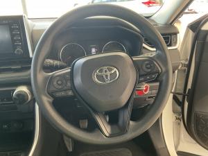 Toyota RAV4 2.0 GX - Image 8