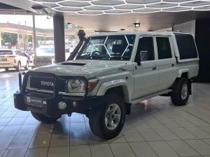 Toyota Land Cruiser 79 4.5D-4D V8 double cab LX 70th Anniversary - Image 14