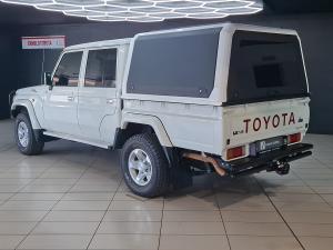 Toyota Land Cruiser 79 4.5D-4D V8 double cab LX 70th Anniversary - Image 15