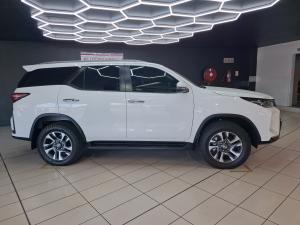 Toyota Fortuner 2.4GD-6 4x4 - Image 3