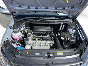 Volkswagen Polo Vivo hatch 1.6 Life - Image 9